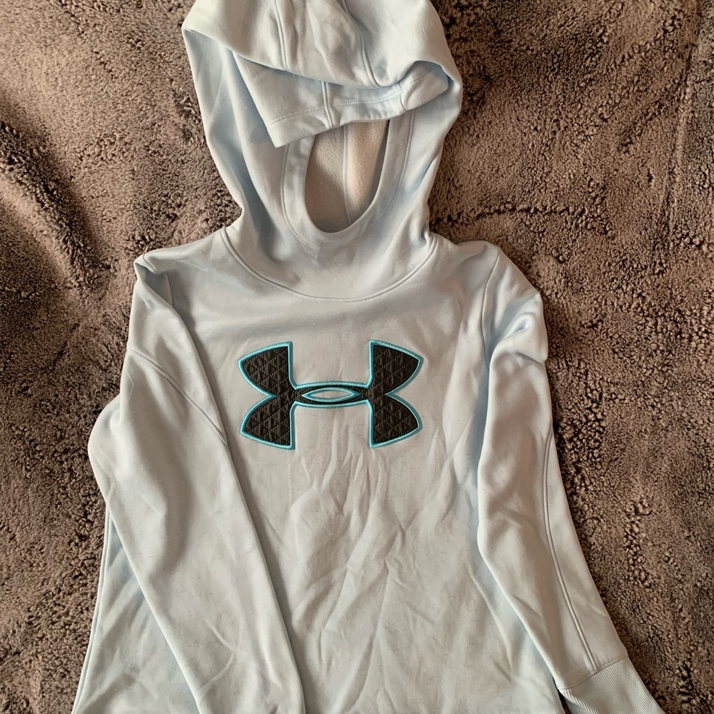 Under Armor Women’s Medium Pullover EUC